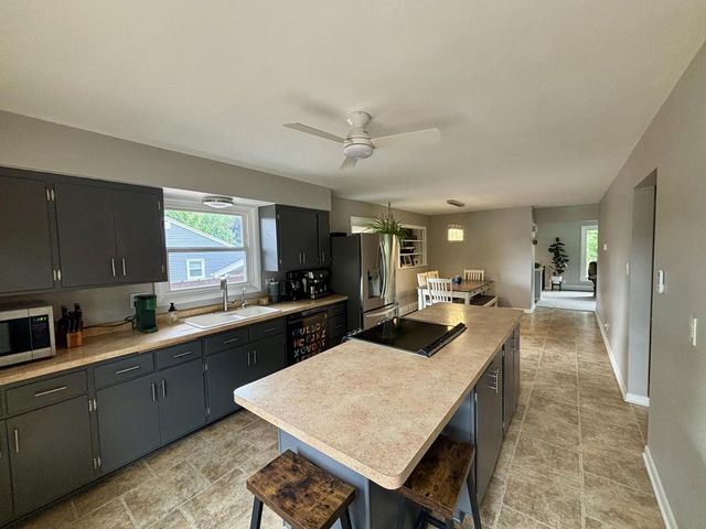 653 S 15th AVENUE, West Bend, WI 53095