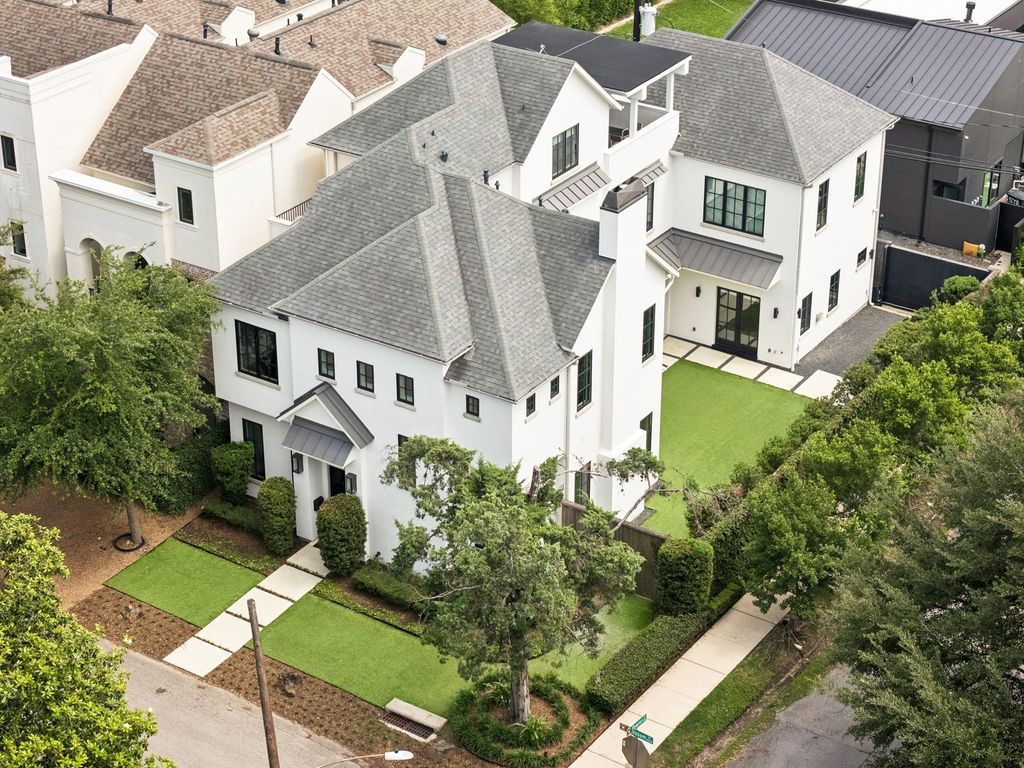 4521 Blossom Street, Houston, TX 77007