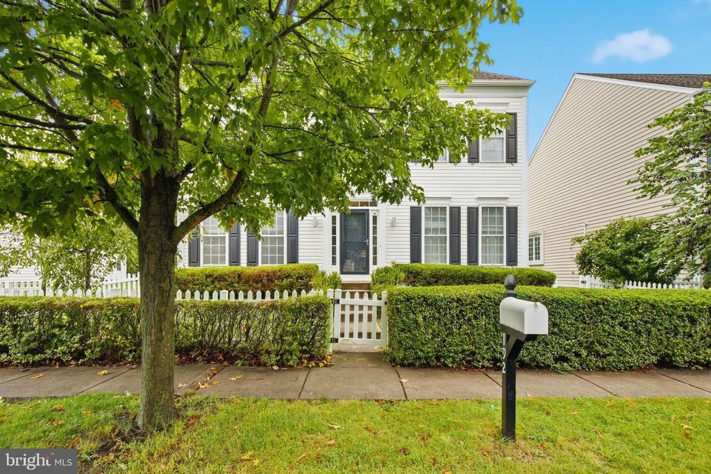 192 PIPERS INN DR, FOUNTAINVILLE, PA 18923 — photo 3