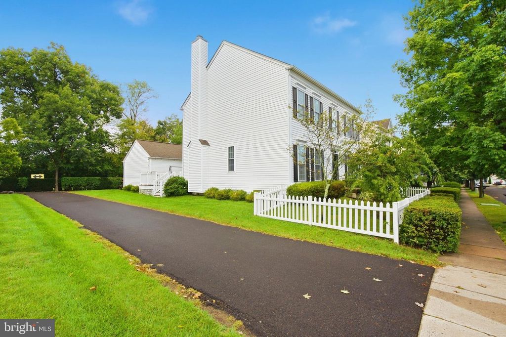 192 PIPERS INN DR, FOUNTAINVILLE, PA 18923 — photo 4