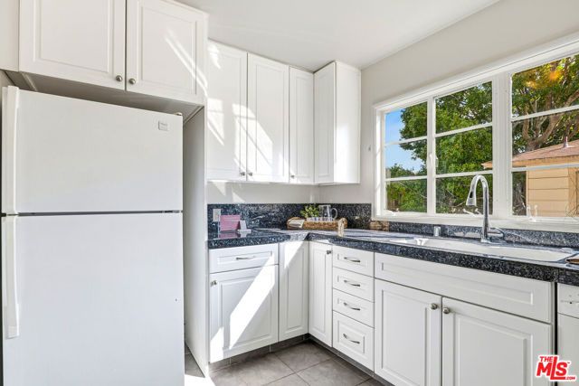 11901 W Sunset Boulevard 219, Los Angeles, CA 90049