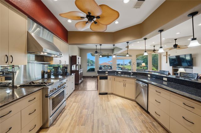 2547 Groves Drive, Tool, TX 75143