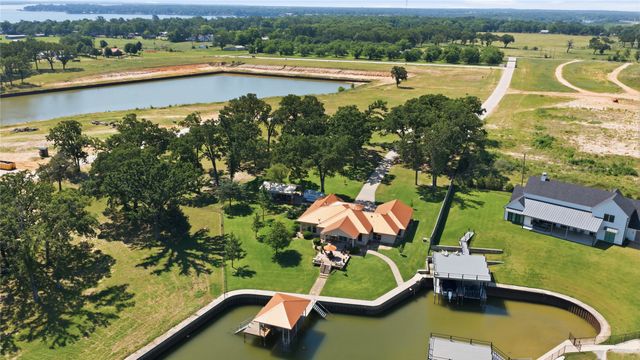2547 Groves Drive, Tool, TX 75143