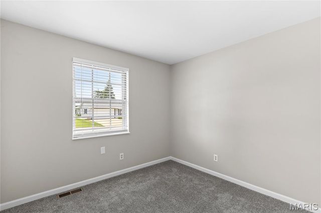 7 Sunnyfield Road, St Peters, MO 63376