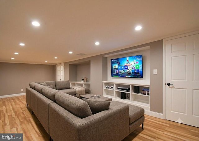817 STARK CIR, Yardley, PA 19067