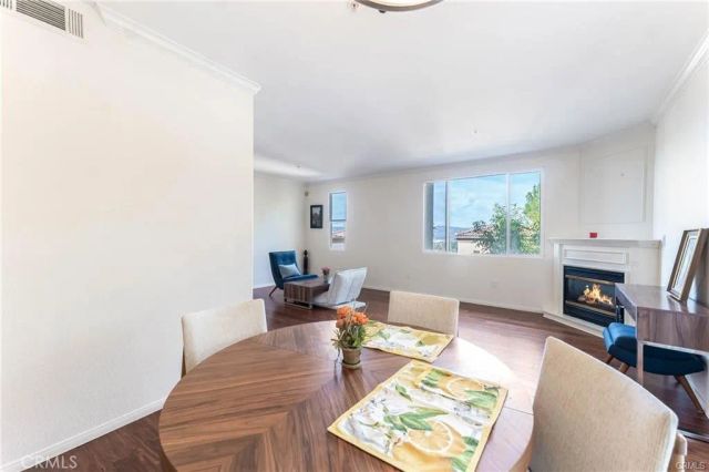 5220 Premiere Hills Circle 228, Woodland Hills, CA 91364