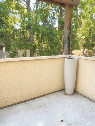 5220 Premiere Hills Circle 228, Woodland Hills, CA 91364