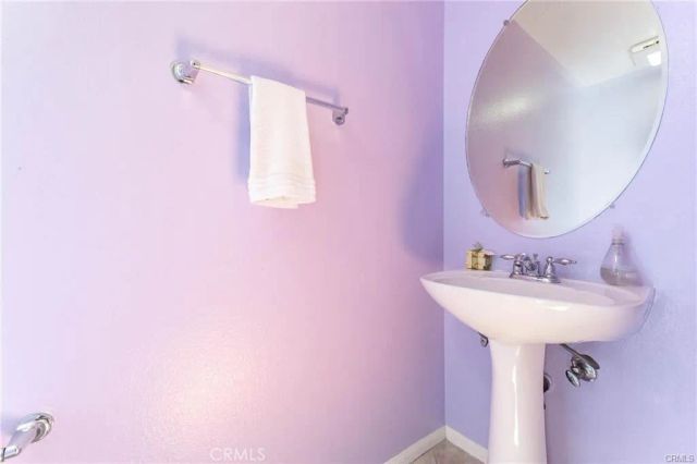 5220 Premiere Hills Circle 228, Woodland Hills, CA 91364