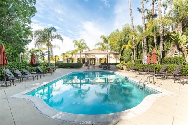 5220 Premiere Hills Circle 228, Woodland Hills, CA 91364