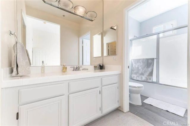 5220 Premiere Hills Circle 228, Woodland Hills, CA 91364