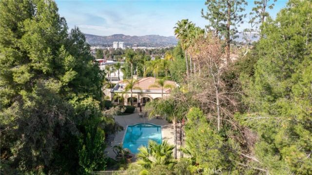 5220 Premiere Hills Circle 228, Woodland Hills, CA 91364