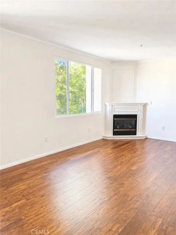 5220 Premiere Hills Circle 228, Woodland Hills, CA 91364