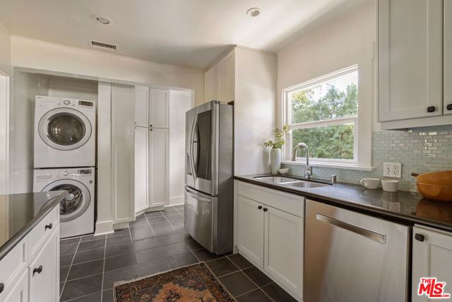 1149 Manzanita Street, Los Angeles, CA 90029