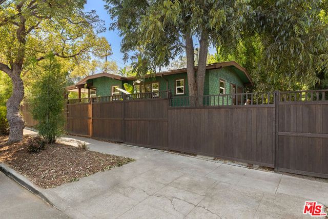 1149 Manzanita Street, Los Angeles, CA 90029