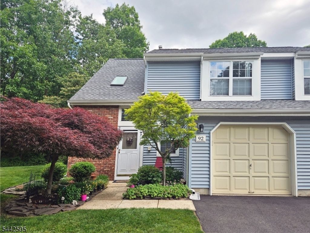 92 Stonehedge Court, Franklin Twp., NJ 08873 — exterior