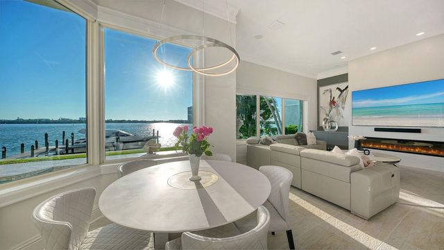 344 W ROYAL FLAMINGO DRIVE, Sarasota, FL 34236