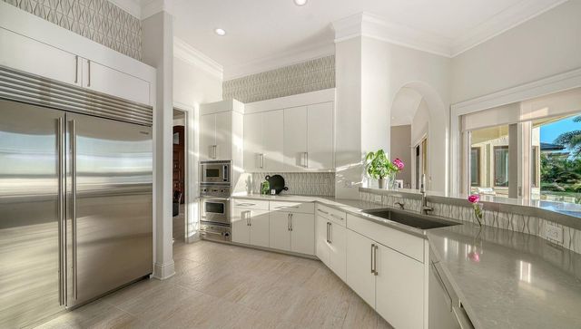 344 W ROYAL FLAMINGO DRIVE, Sarasota, FL 34236