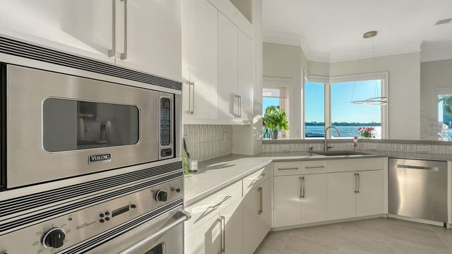 344 W ROYAL FLAMINGO DRIVE, Sarasota, FL 34236