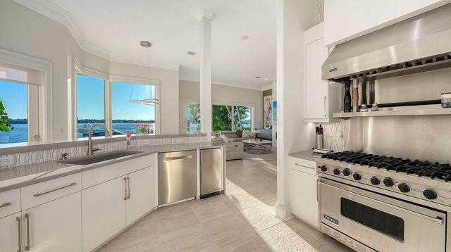 344 W ROYAL FLAMINGO DRIVE, Sarasota, FL 34236