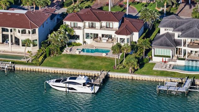 344 W ROYAL FLAMINGO DRIVE, Sarasota, FL 34236
