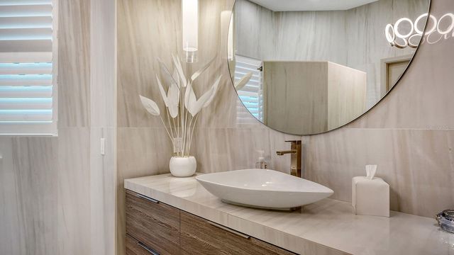 344 W ROYAL FLAMINGO DRIVE, Sarasota, FL 34236