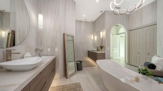 344 W ROYAL FLAMINGO DRIVE, Sarasota, FL 34236