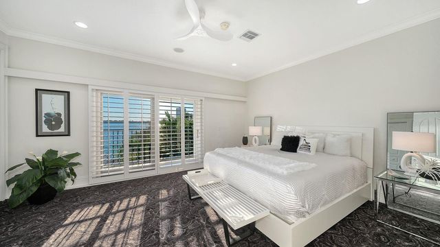 344 W ROYAL FLAMINGO DRIVE, Sarasota, FL 34236
