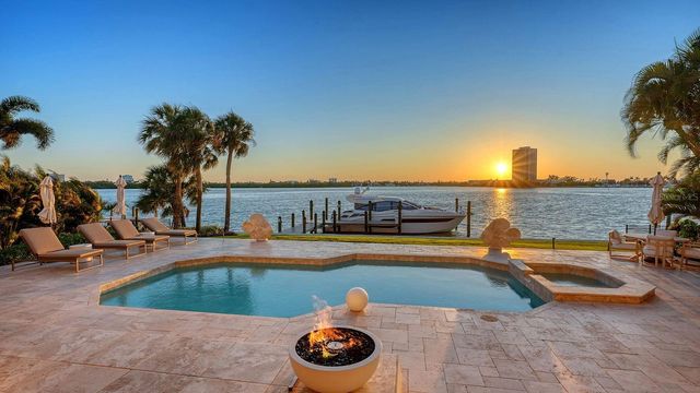 344 W ROYAL FLAMINGO DRIVE, Sarasota, FL 34236