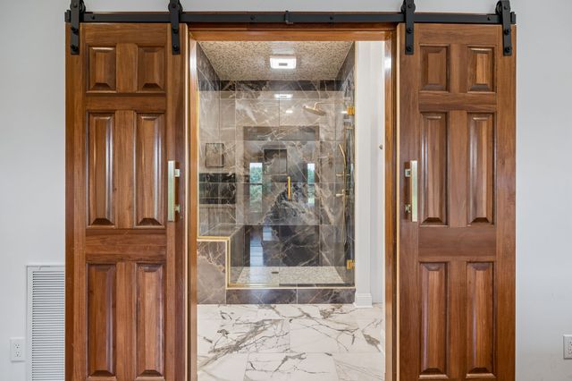 140 Hudson Ln, Lafayette, TN 37083