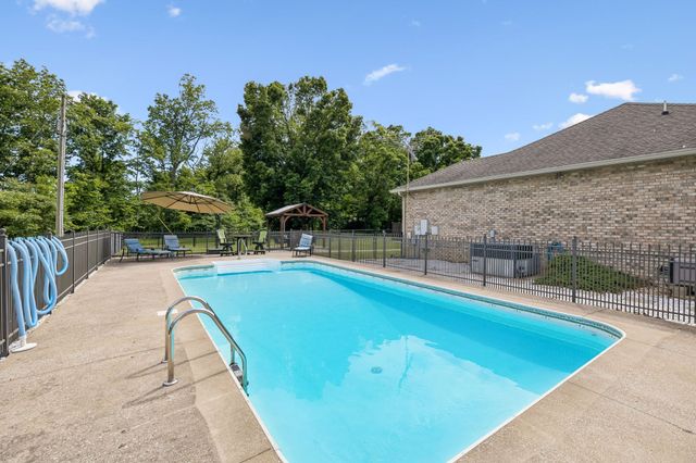 140 Hudson Ln, Lafayette, TN 37083