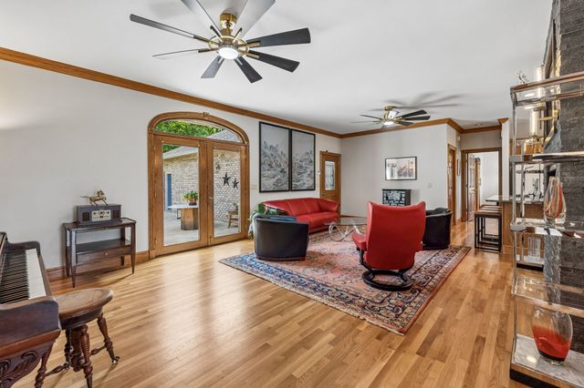 140 Hudson Ln, Lafayette, TN 37083