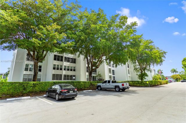 6901 Cypress Rd B18, Plantation, FL 33317