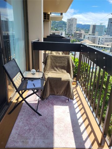 1560 Thurston Avenue 303, Honolulu, HI 96822
