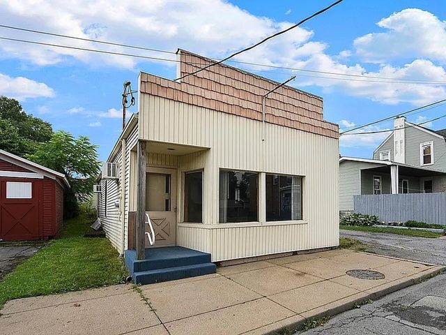 505 35th St, Beaver Falls, PA 15010