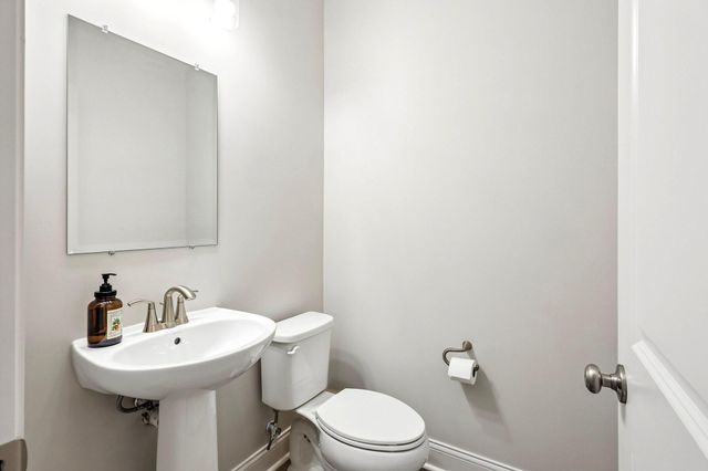 3135 Chipping Camden, Latonia, KY 41015