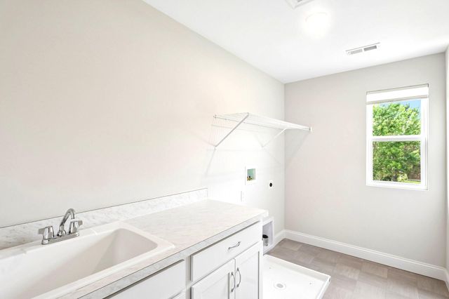3135 Chipping Camden, Latonia, KY 41015