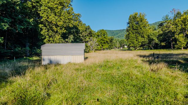 5502 Ridgelea RD, Roanoke, VA 24018
