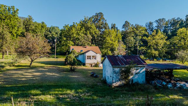 5502 Ridgelea RD, Roanoke, VA 24018