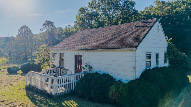 5502 Ridgelea RD, Roanoke, VA 24018