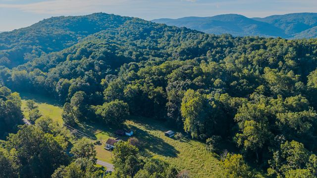 5502 Ridgelea RD, Roanoke, VA 24018