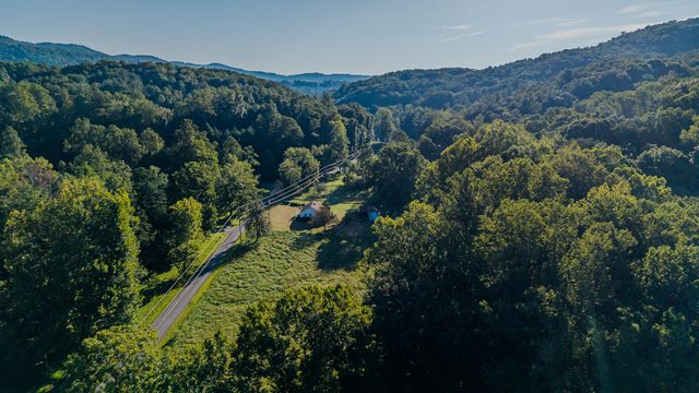 5502 Ridgelea RD, Roanoke, VA 24018