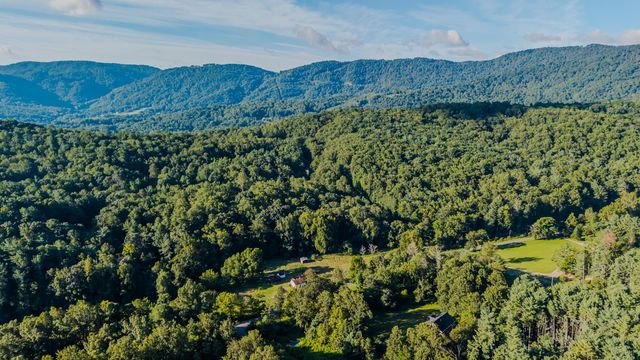 5502 Ridgelea RD, Roanoke, VA 24018