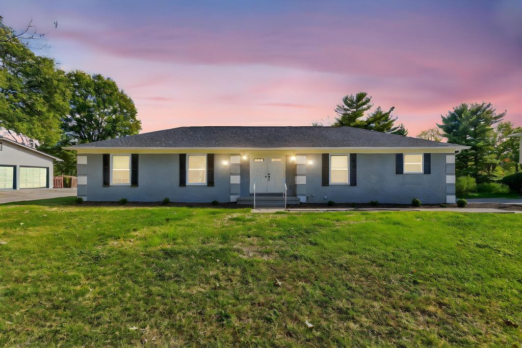 1930 Walnut Hill Park Drive, Columbus, OH 43232