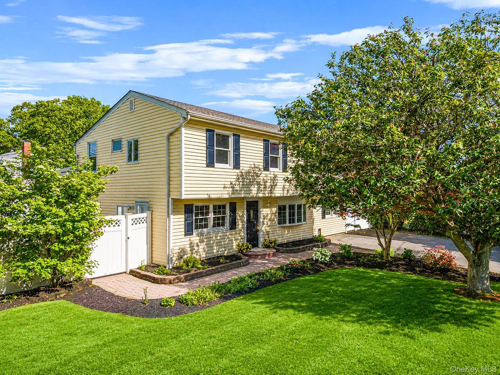 327 Broadway, Port Jefferson Station, NY 11776