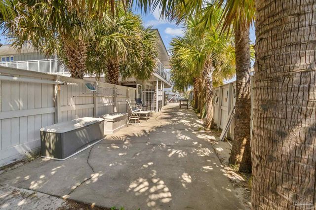 808 Via Deluna Dr, Pensacola Beach, FL 32561