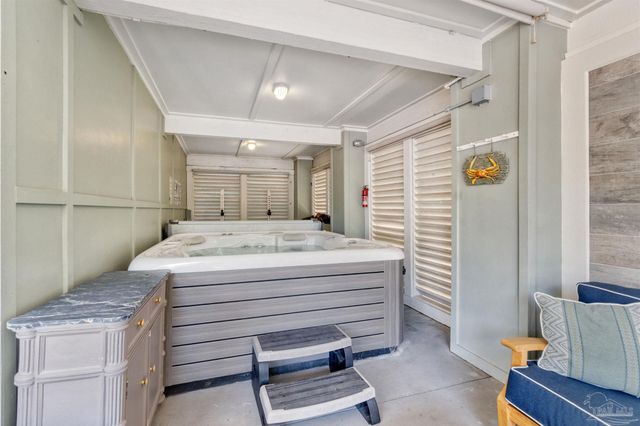 808 Via Deluna Dr, Pensacola Beach, FL 32561