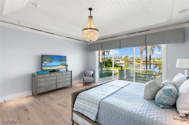 221 Aqua CT, Naples, FL 34102