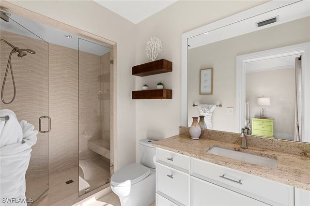 221 Aqua CT, Naples, FL 34102