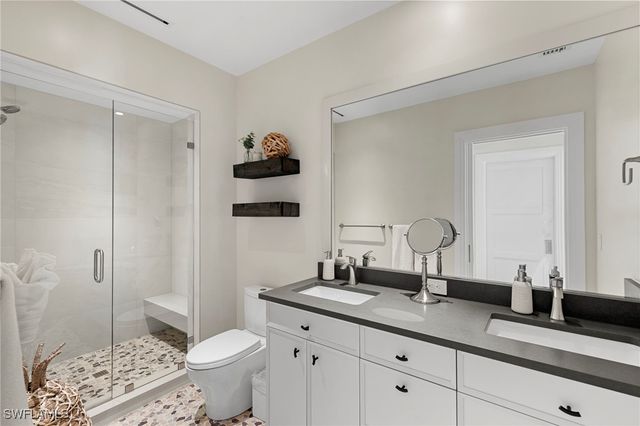 221 Aqua CT, Naples, FL 34102