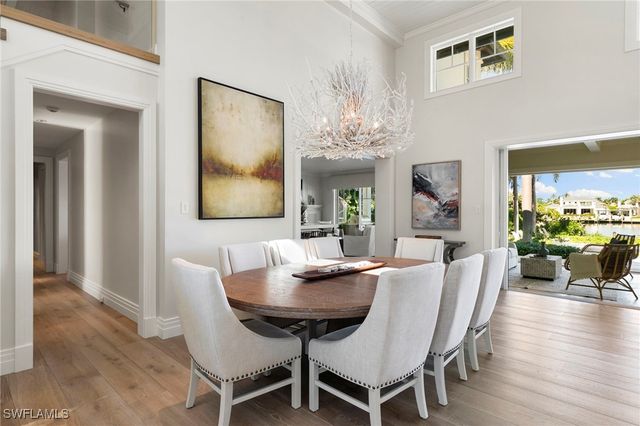 221 Aqua CT, Naples, FL 34102